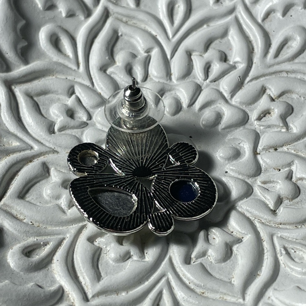 Statement piece - Picture 2 of 2